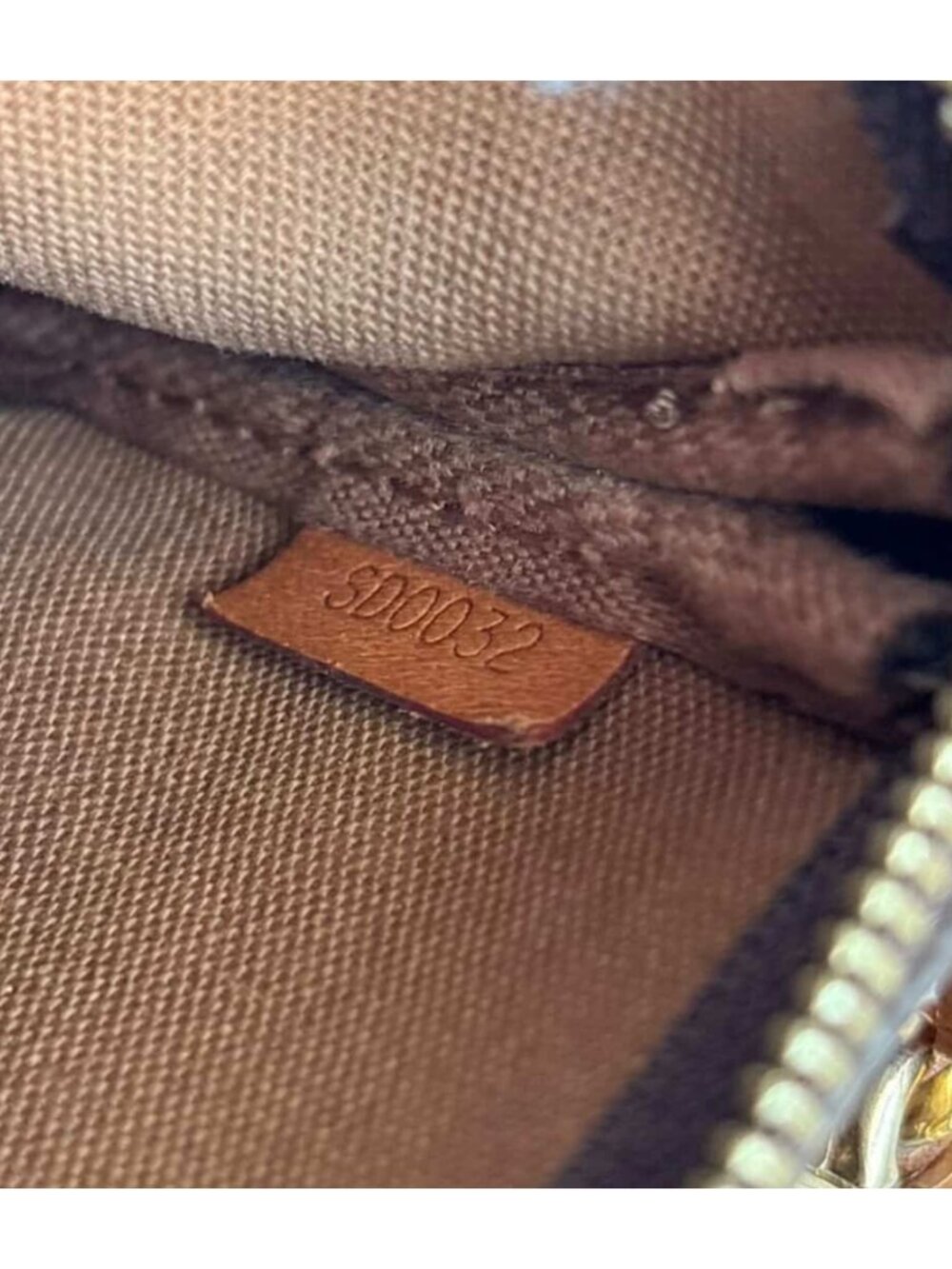 Louis Vuitton Pochette Accessoires & COA, Dust Bag - Picture 15 of 17
